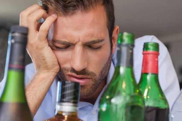 болит голова после алкоголя